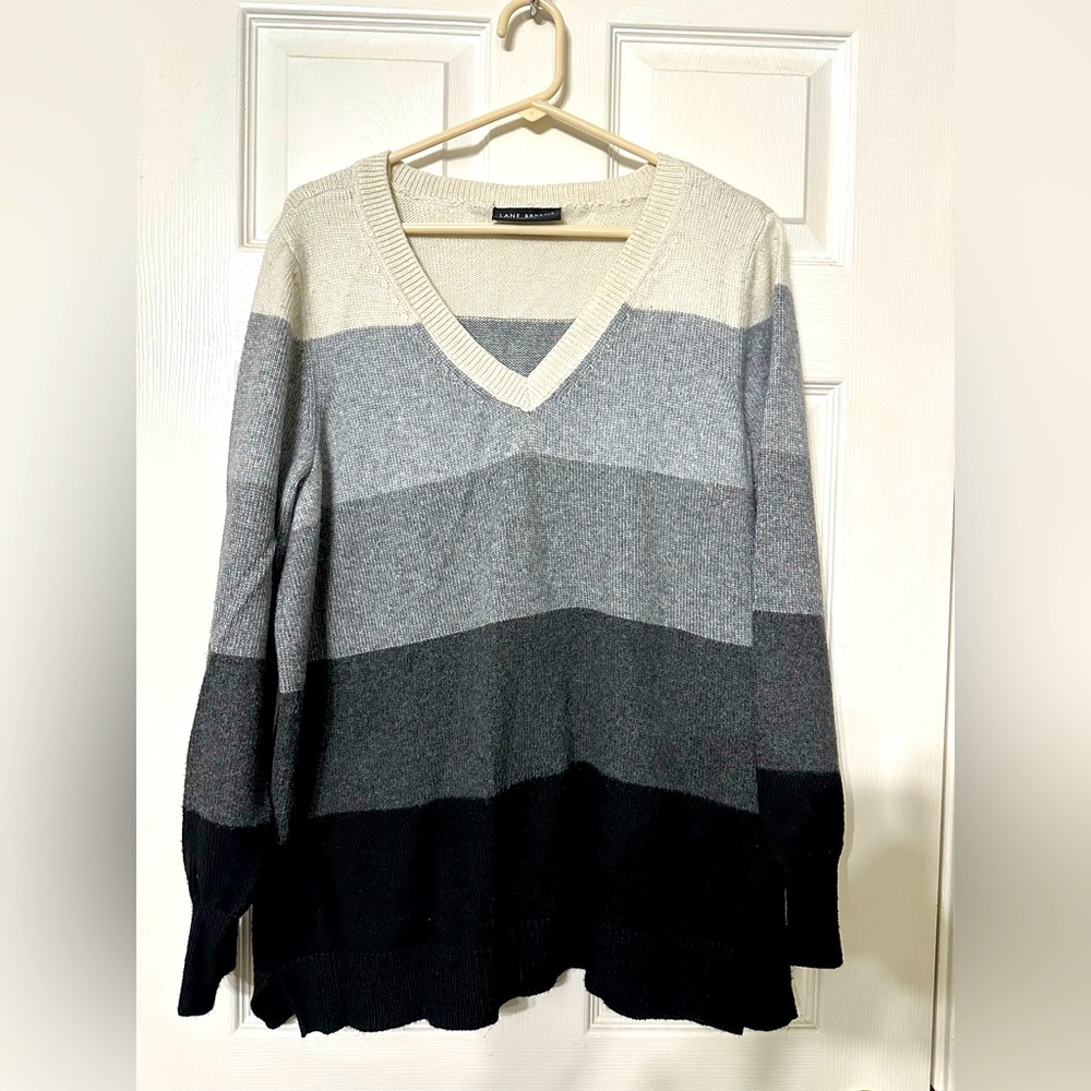 Lane Bryant V-Neck Striped Sweater - Black, Gray, Cream Size 18/20 EUC